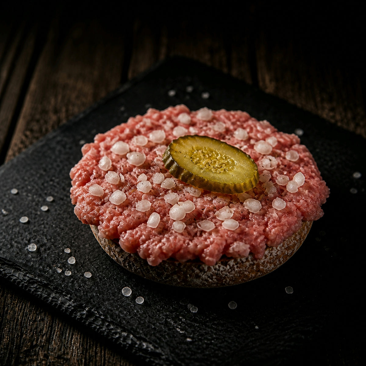 Bun dark onion mett